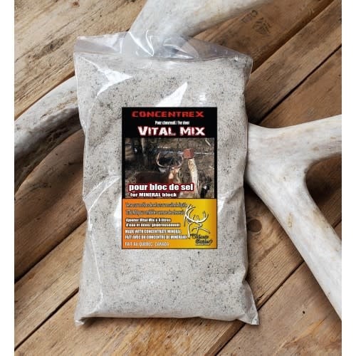 Ferme Monette Chevreuil Vital Mix Concentrex 300g package featuring a blend of high-quality ingredients for optimal deer nutrition.