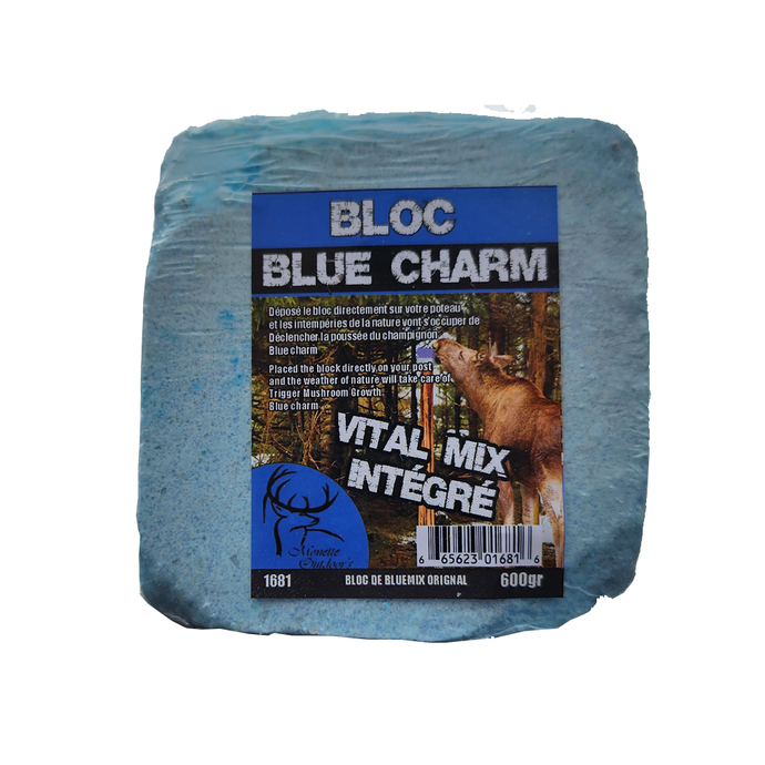 Ferme Monette's original blue charm vital mix integrated with fresh ingredients, showcasing vibrant colors and textures in a visually appealing arrangement.