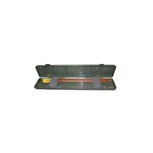 Plus case featuring 18 arrows, each measuring 35.75 inches in length.