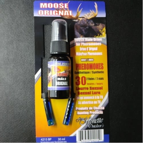 Two bottles of Ferme Monette Orignal Ensemble, featuring 30 ml of synthetic male moose urine, designed for effective wildlife attraction.