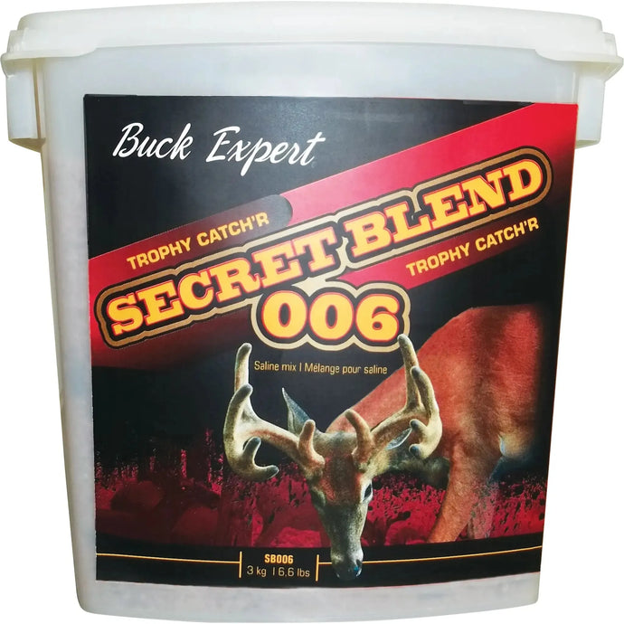 Image of Buck Expert Plus Mélange pour saline Trophy Catch'R Secret Blend 006, showcasing the product packaging with vibrant colors and detailed labeling, designed for attracting deer.