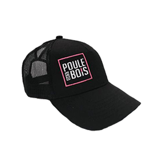 Poule des bois cap with a black quilted design featuring a pink logo.