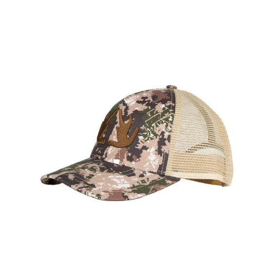 Connec Outdoor cap featuring a camouflage design, ideal for outdoor activities and blending into natural environments.