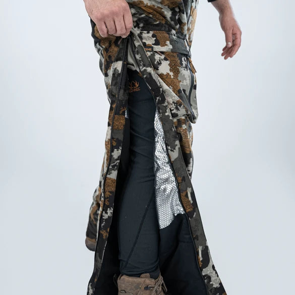 Connec Outdoor PANTALON INDUCTION XTREME in OUTVISION color, showcasing a durable and stylish outdoor pant designed for extreme conditions.
