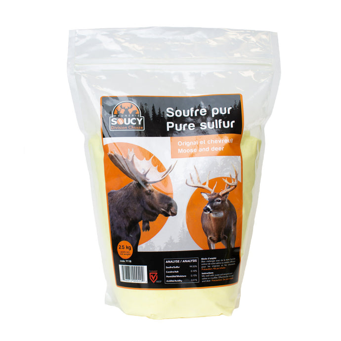 Package of Meunerie Soucy combined sulfur moose and deer feed, weighing 2.5 kg, featuring a rustic design with images of moose and deer in a natural setting.